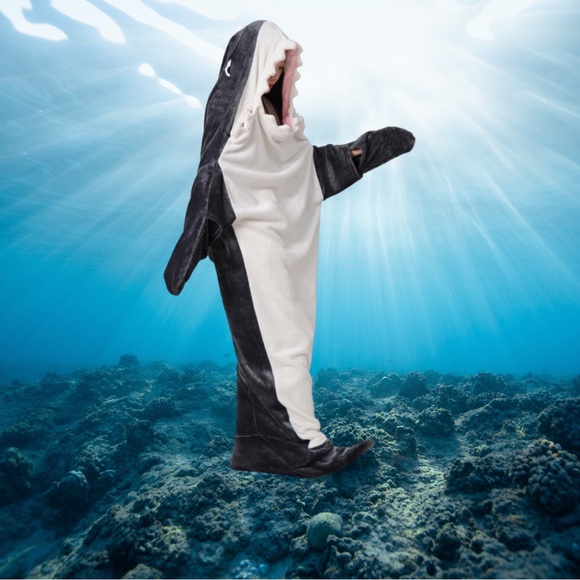 Shark Blanket Hoodie Costume for Adults (XL (for 69-76 Inch Height) NIP - Picture 2 of 7